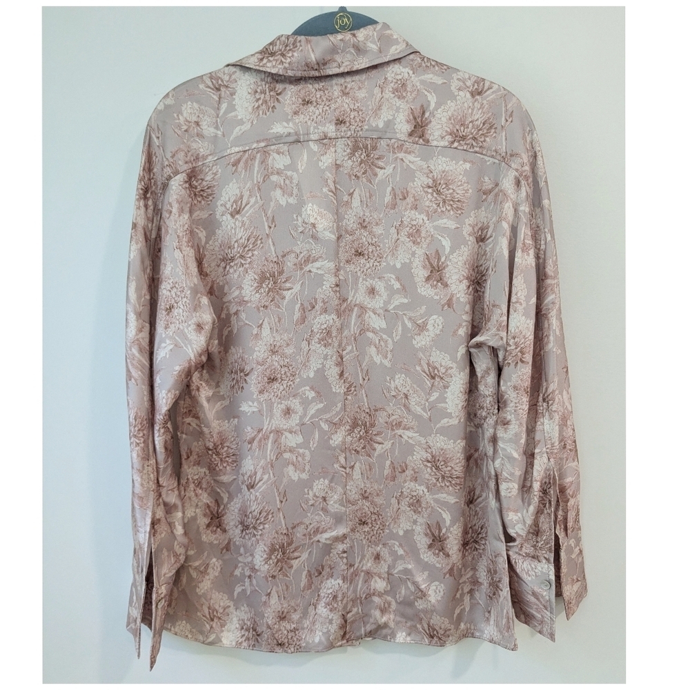 Vince Dahlia Printed Silk Cinch Back Shirt - Picture 7 of 7